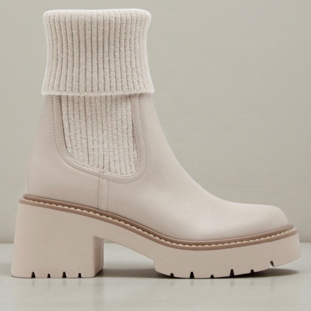 Madden Girl Fawnn Sweater Bootie Almond Womens Size 8.5 Block Heel Lug Sole NEE